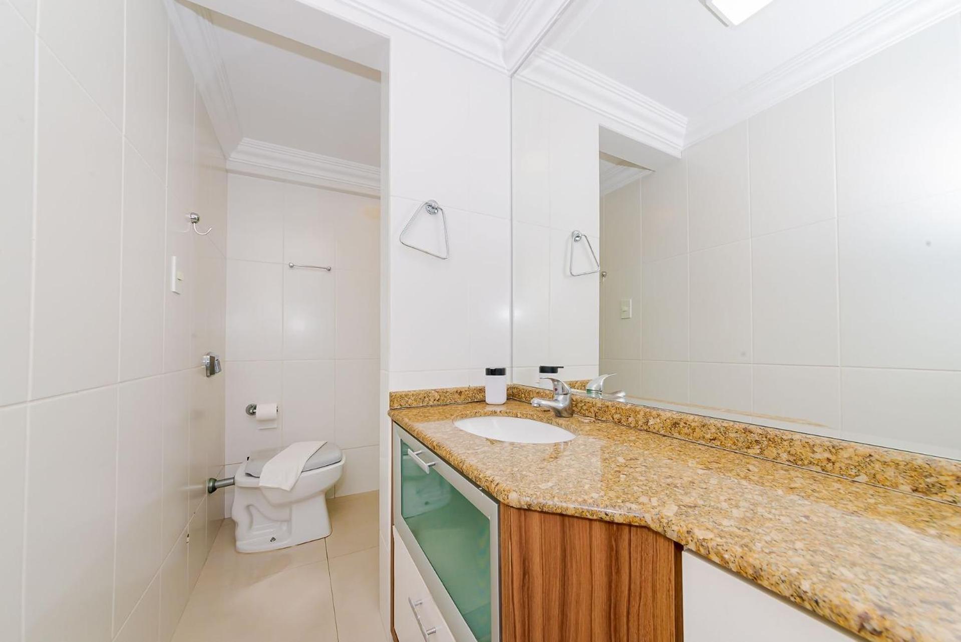 Apto Amplo 1Suite Mais 2Quartos - Quadra Mar 50M Da Praia - Somente Familiares Balneário Camboriú Екстериор снимка