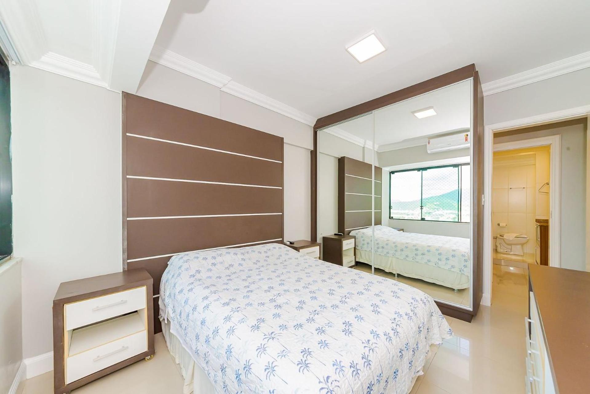 Apto Amplo 1Suite Mais 2Quartos - Quadra Mar 50M Da Praia - Somente Familiares Balneário Camboriú Екстериор снимка