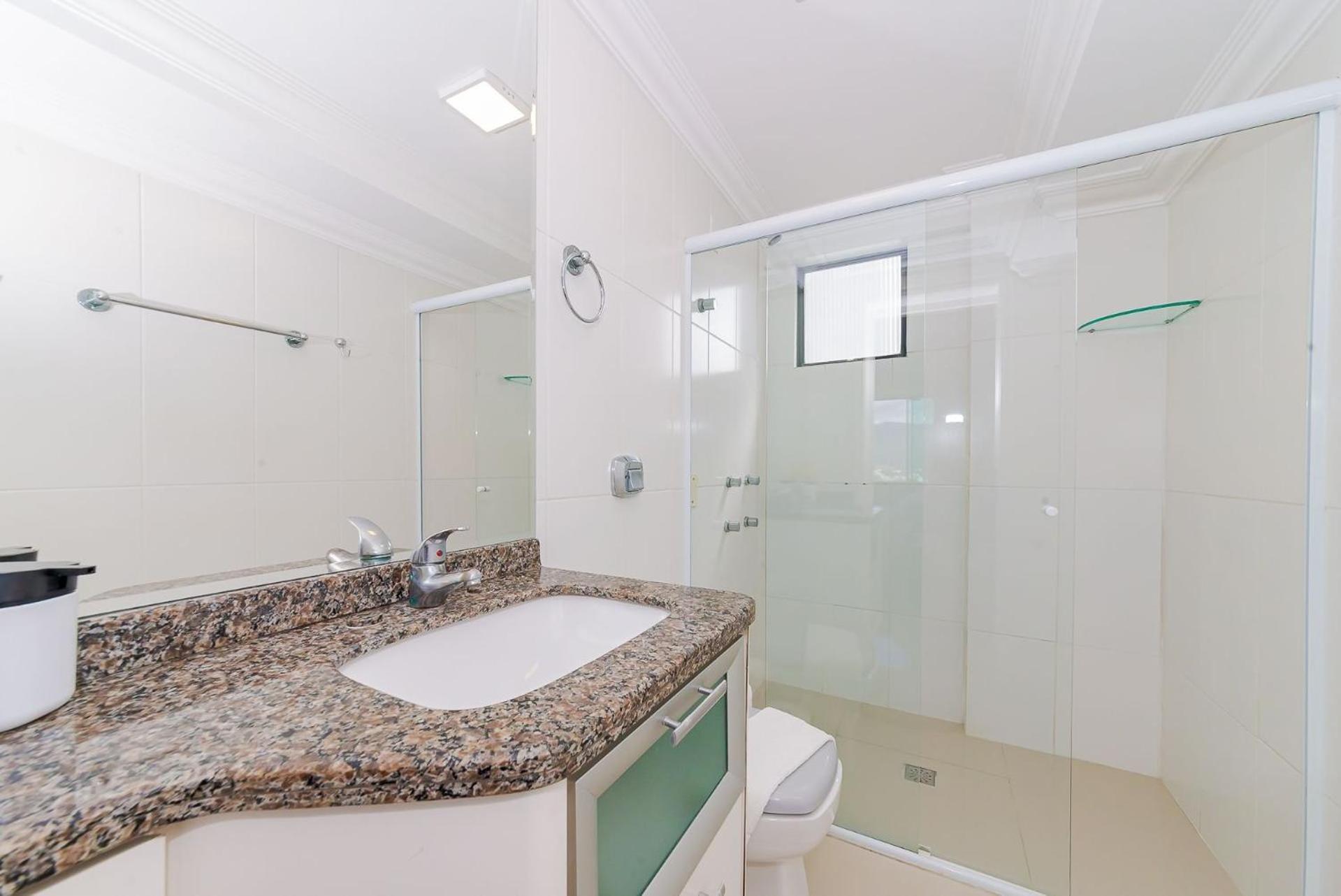 Apto Amplo 1Suite Mais 2Quartos - Quadra Mar 50M Da Praia - Somente Familiares Balneário Camboriú Екстериор снимка