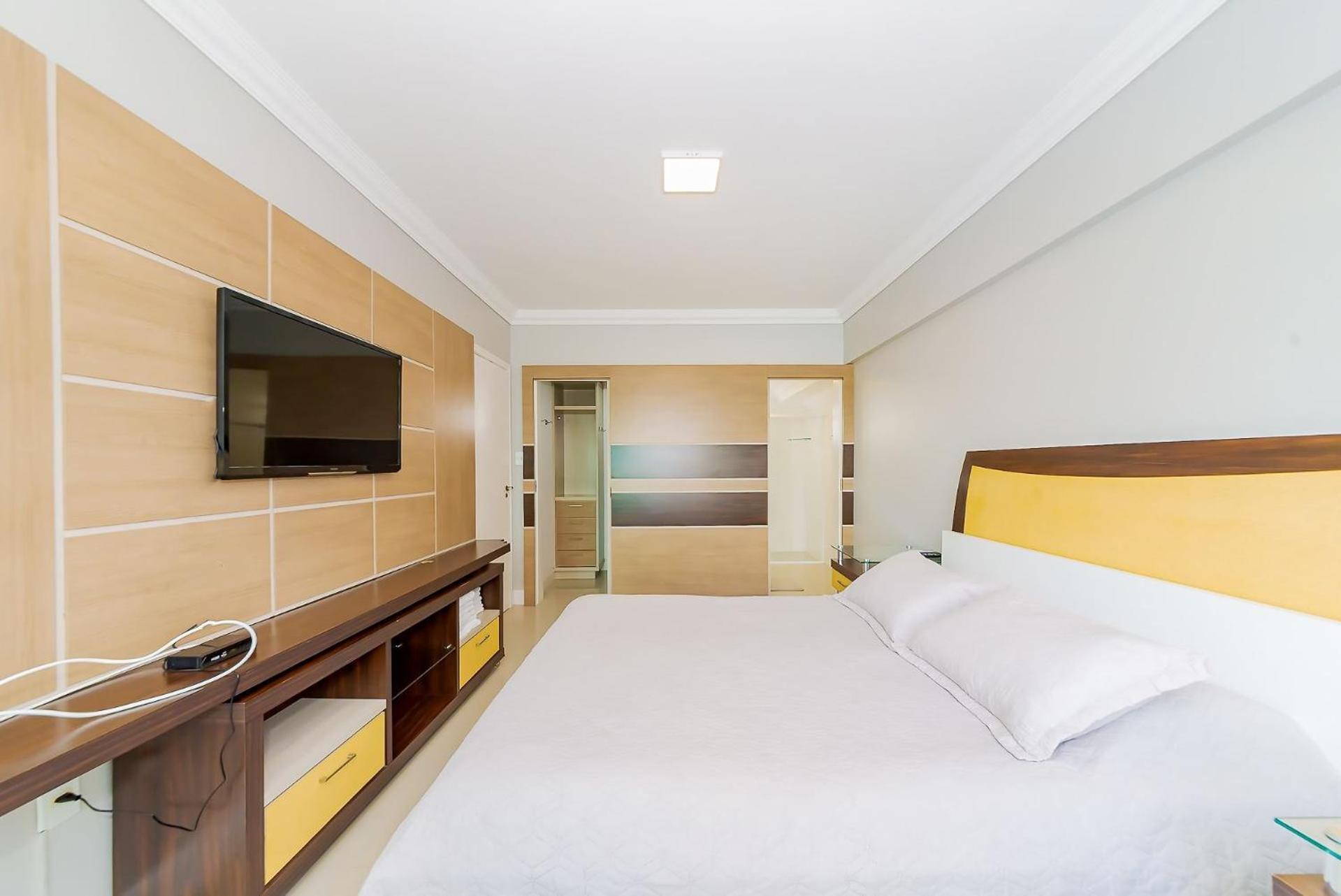 Apto Amplo 1Suite Mais 2Quartos - Quadra Mar 50M Da Praia - Somente Familiares Balneário Camboriú Екстериор снимка