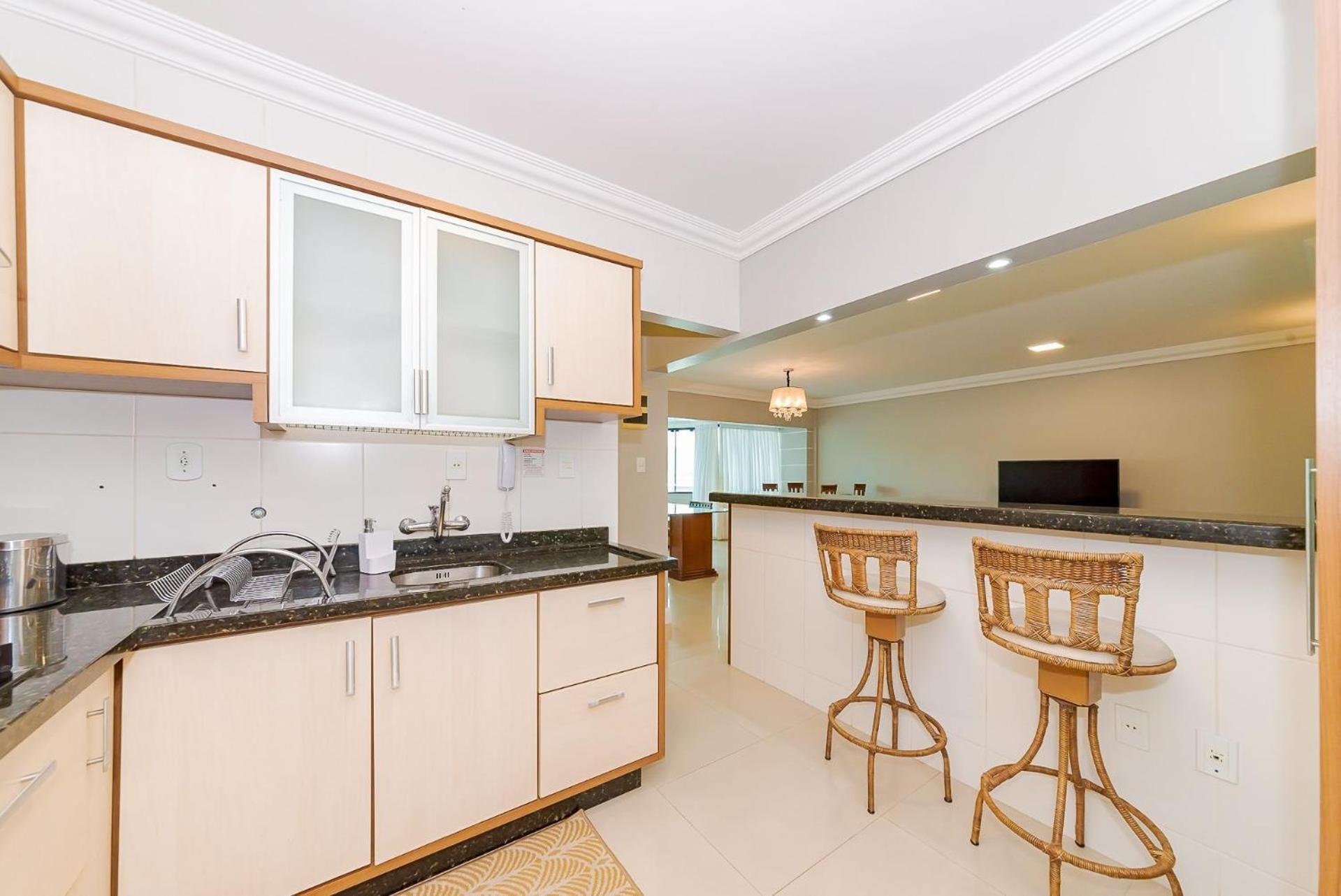 Apto Amplo 1Suite Mais 2Quartos - Quadra Mar 50M Da Praia - Somente Familiares Balneário Camboriú Екстериор снимка