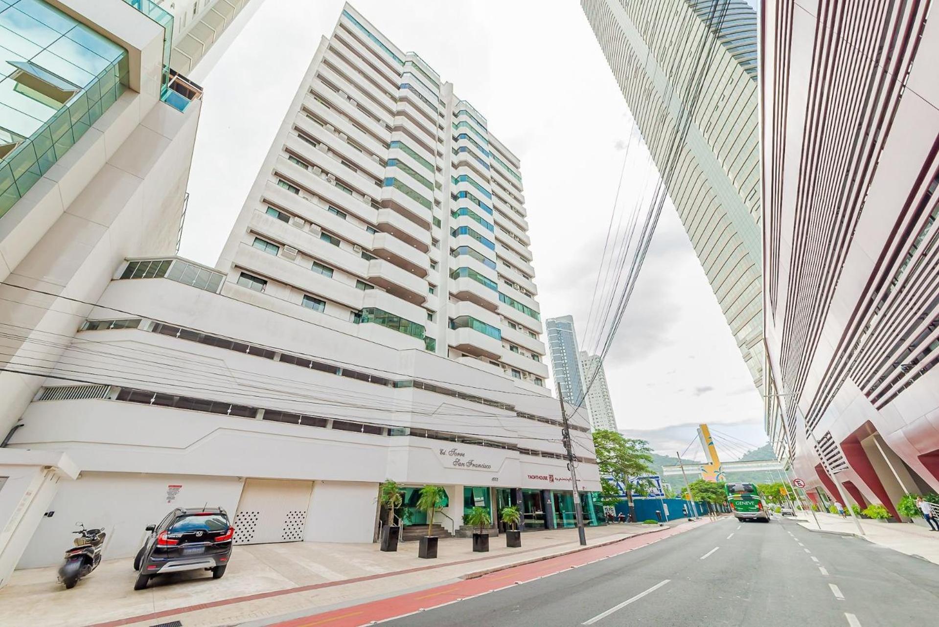 Apto Amplo 1Suite Mais 2Quartos - Quadra Mar 50M Da Praia - Somente Familiares Balneário Camboriú Екстериор снимка